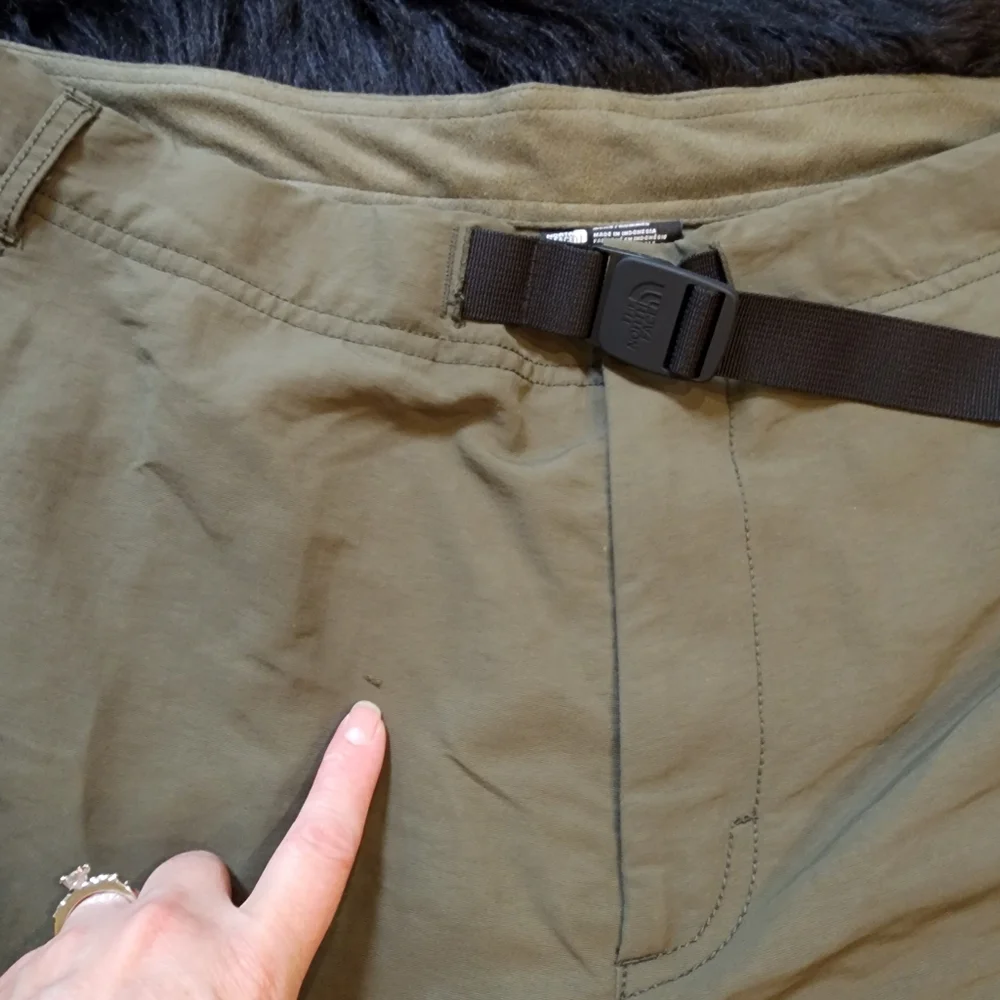 NEW The North Face Convertible Pants that Zip off into shorts!  Men's Size 36